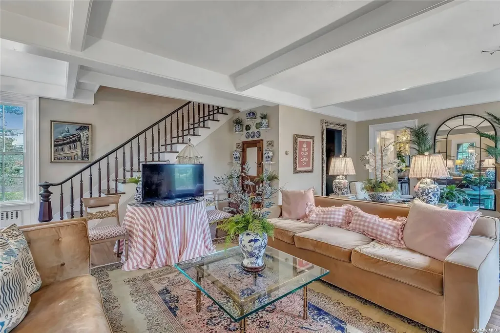10 Maple Street Islip NY 11751