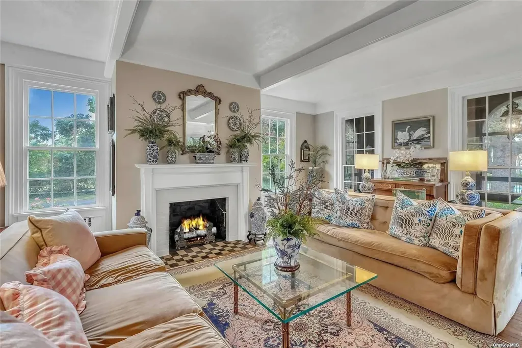 10 Maple Street Islip NY 11751