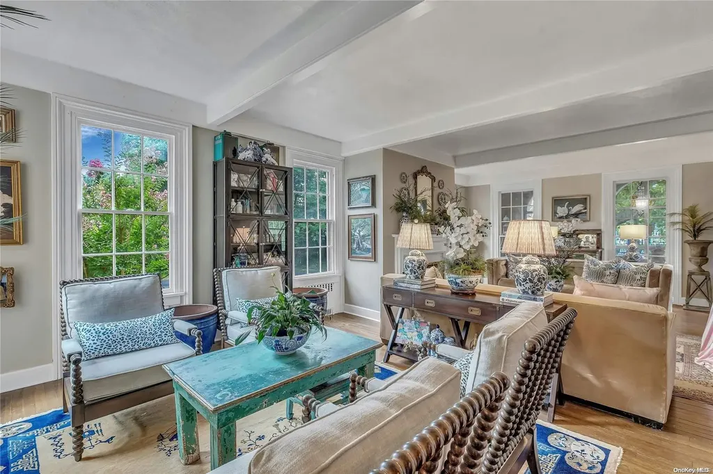 10 Maple Street Islip NY 11751