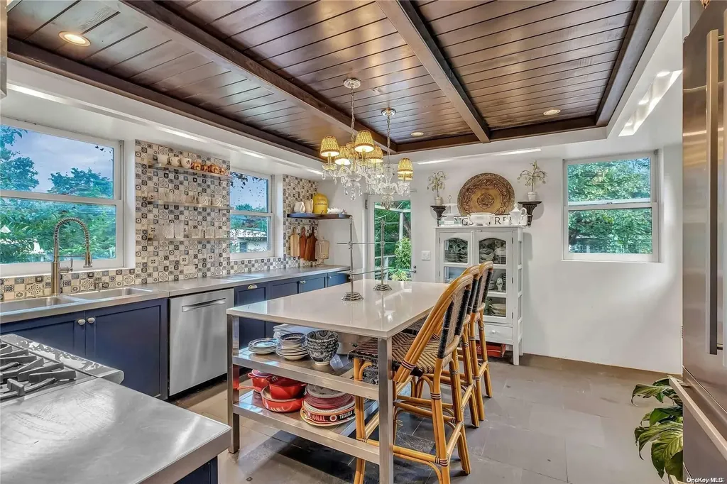 10 Maple Street Islip NY 11751
