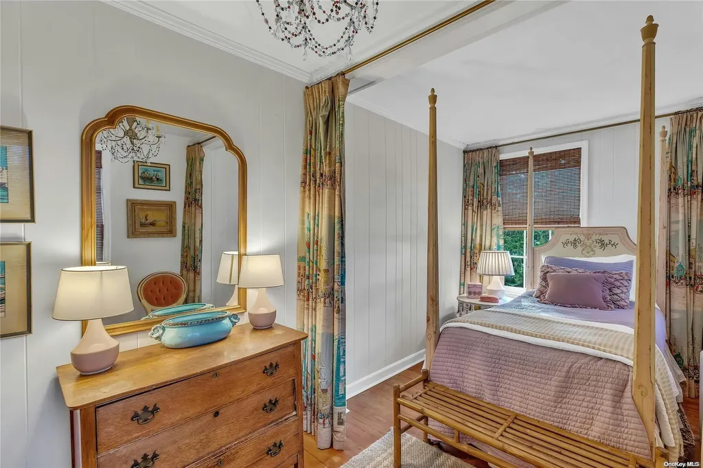 10 Maple Street Islip NY 11751
