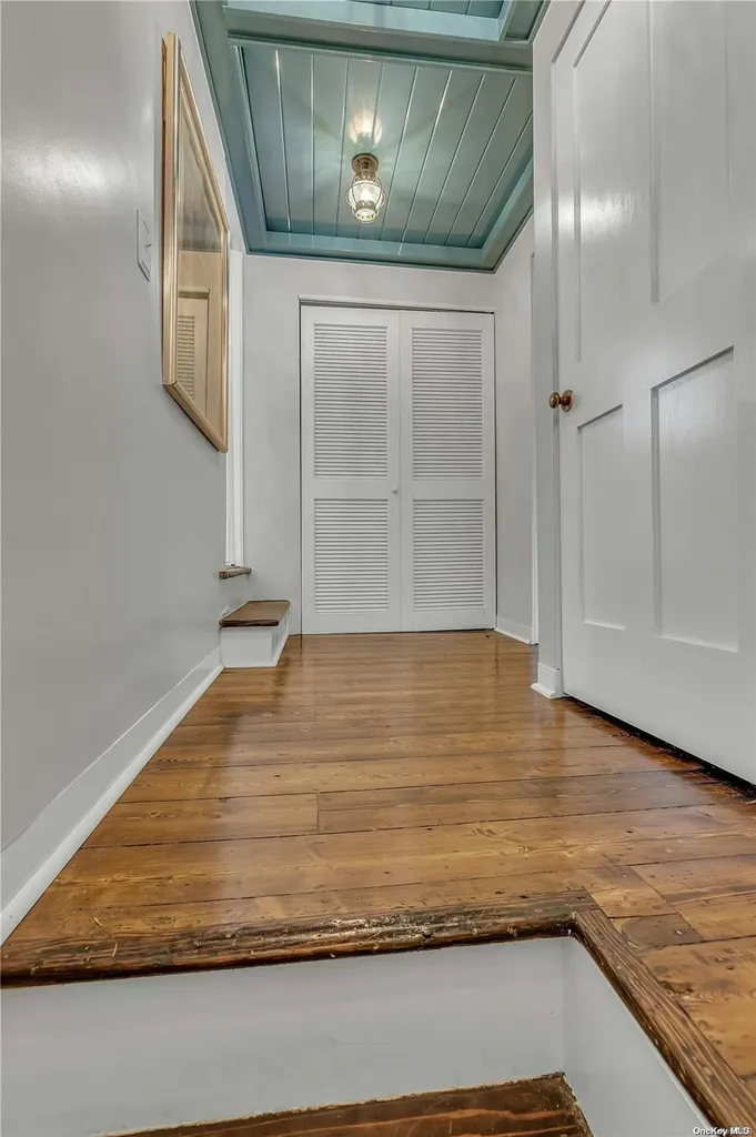 10 Maple Street Islip NY 11751