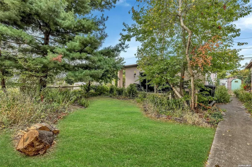 10 Maple Street Islip NY 11751