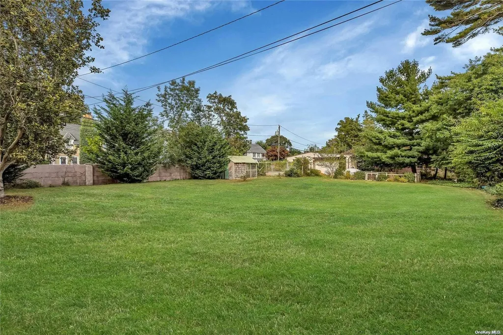 10 Maple Street Islip NY 11751