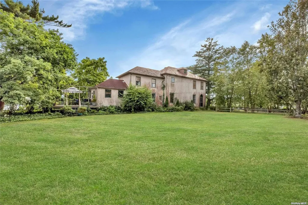 10 Maple Street Islip NY 11751