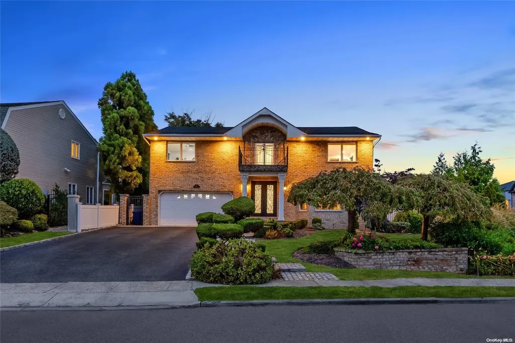 3476 E Bay Court Merrick NY 11566