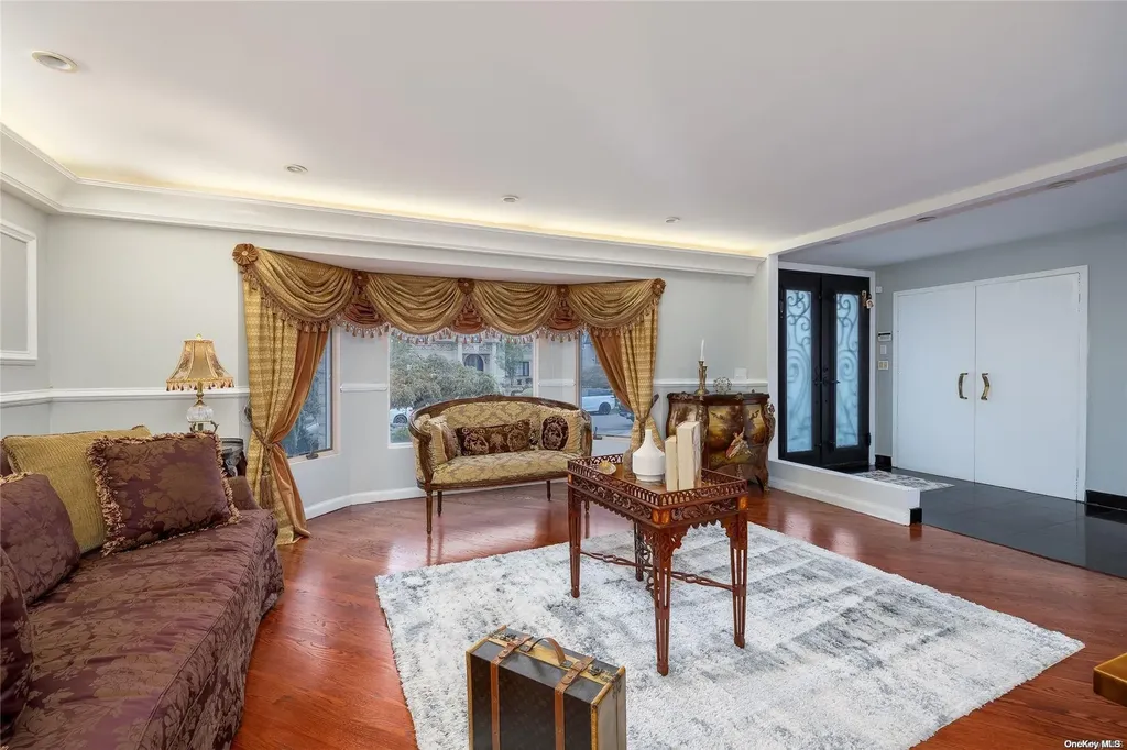 3476 E Bay Court Merrick NY 11566