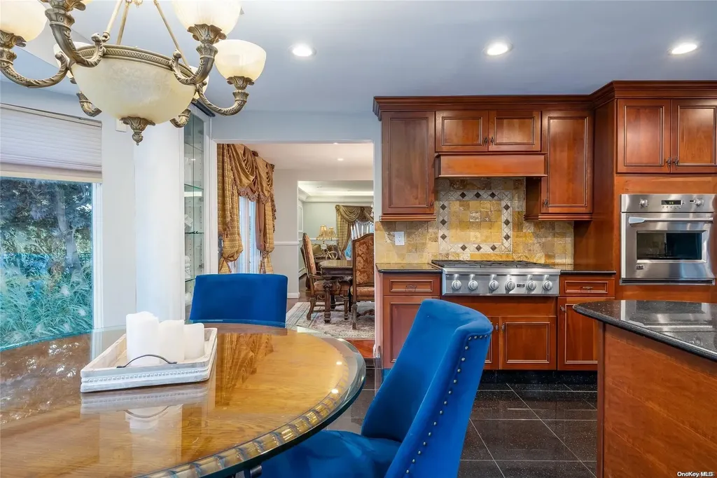 3476 E Bay Court Merrick NY 11566