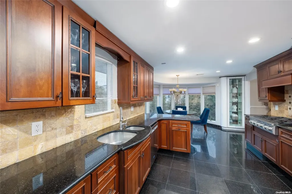 3476 E Bay Court Merrick NY 11566