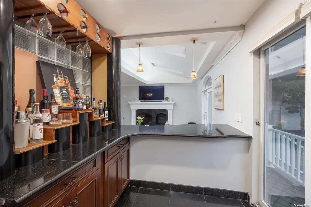 3476 E Bay Court Merrick NY 11566