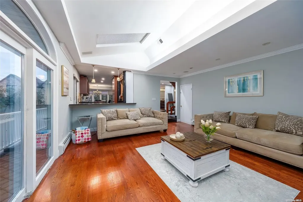 3476 E Bay Court Merrick NY 11566
