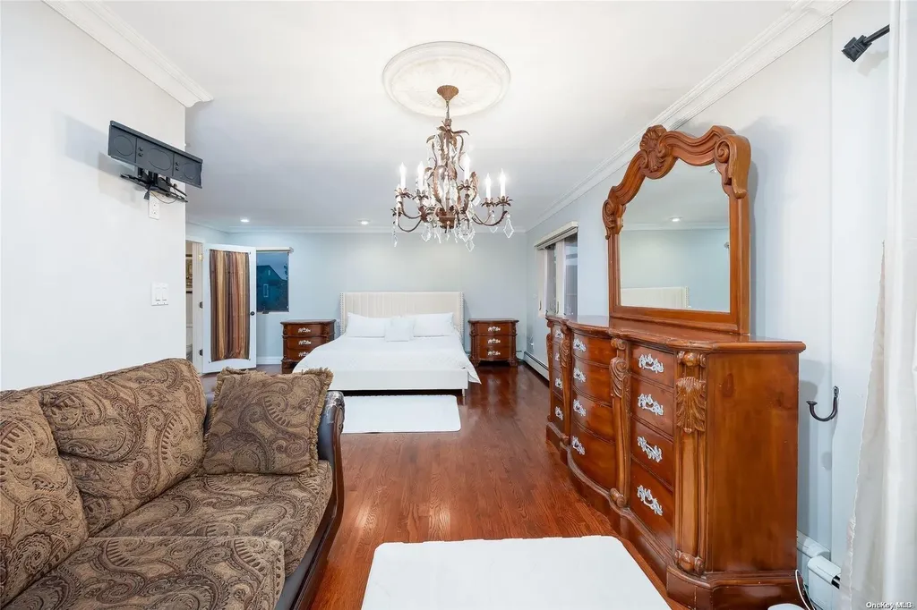 3476 E Bay Court Merrick NY 11566