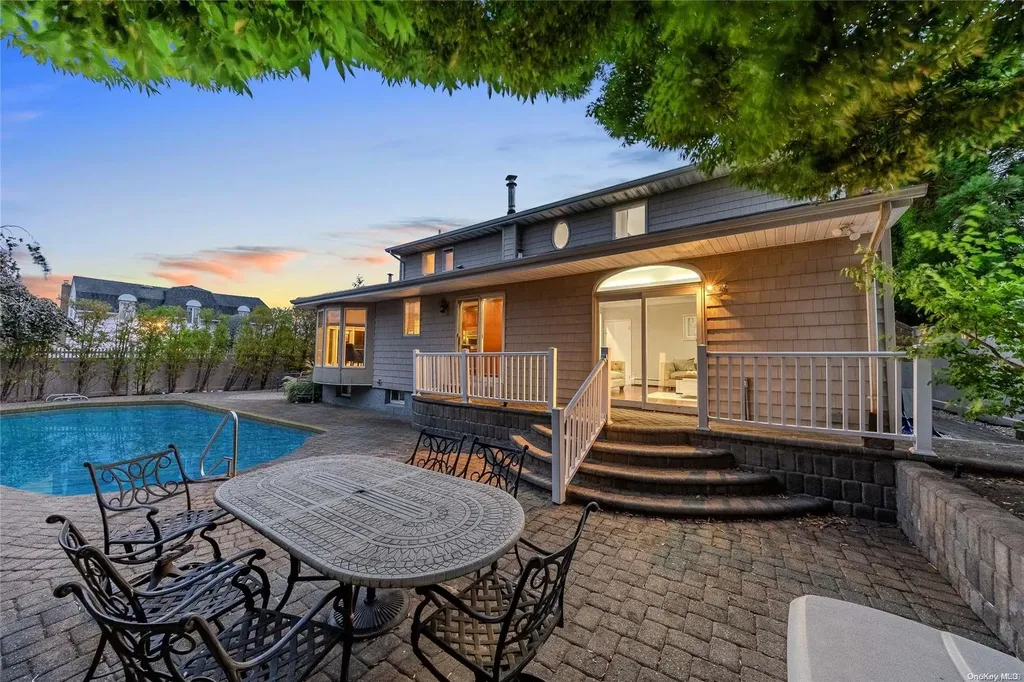 3476 E Bay Court Merrick NY 11566