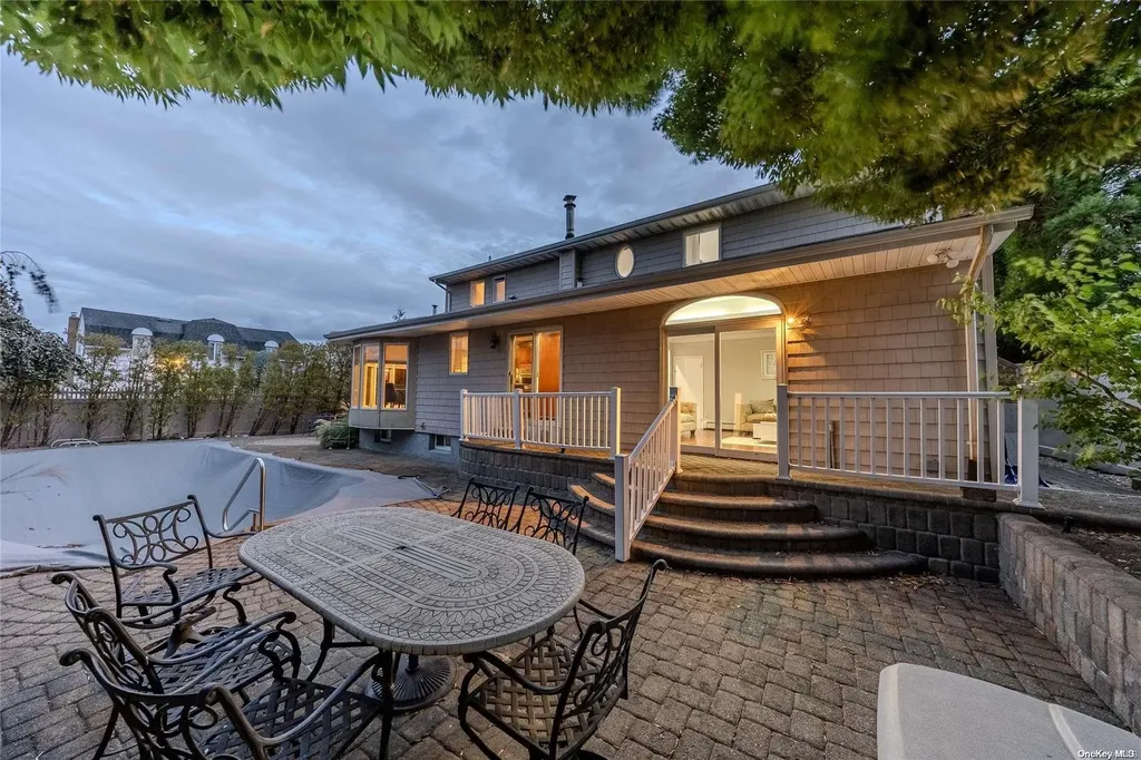 3476 E Bay Court Merrick NY 11566