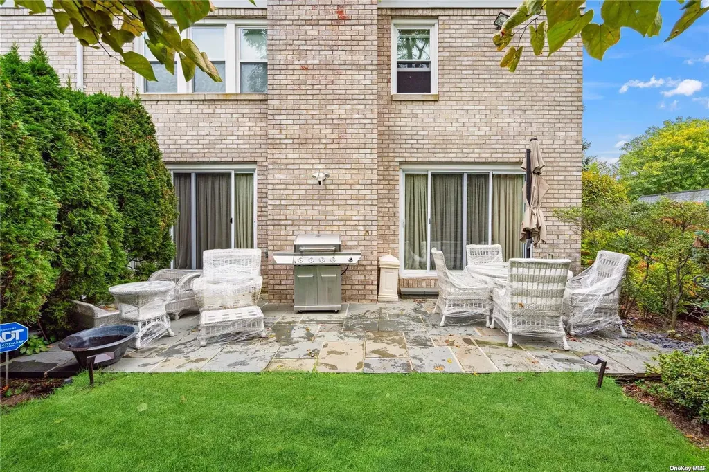 52 Fairway Drive Manhasset NY 11030