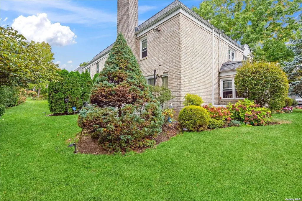 52 Fairway Drive Manhasset NY 11030