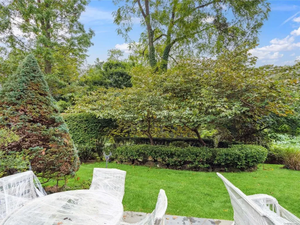 52 Fairway Drive Manhasset NY 11030