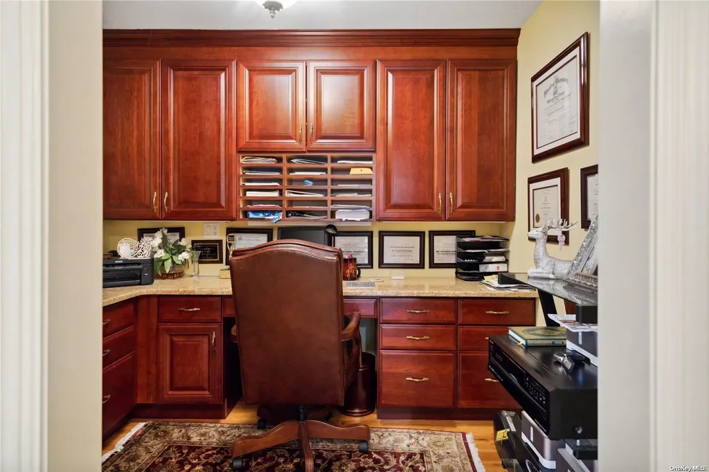 52 Fairway Drive Manhasset NY 11030