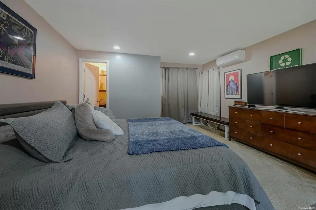 57 W End Avenue Shirley NY 11967