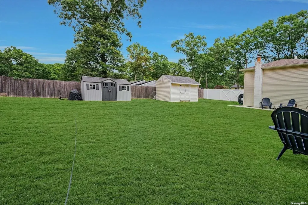 57 W End Avenue Shirley NY 11967