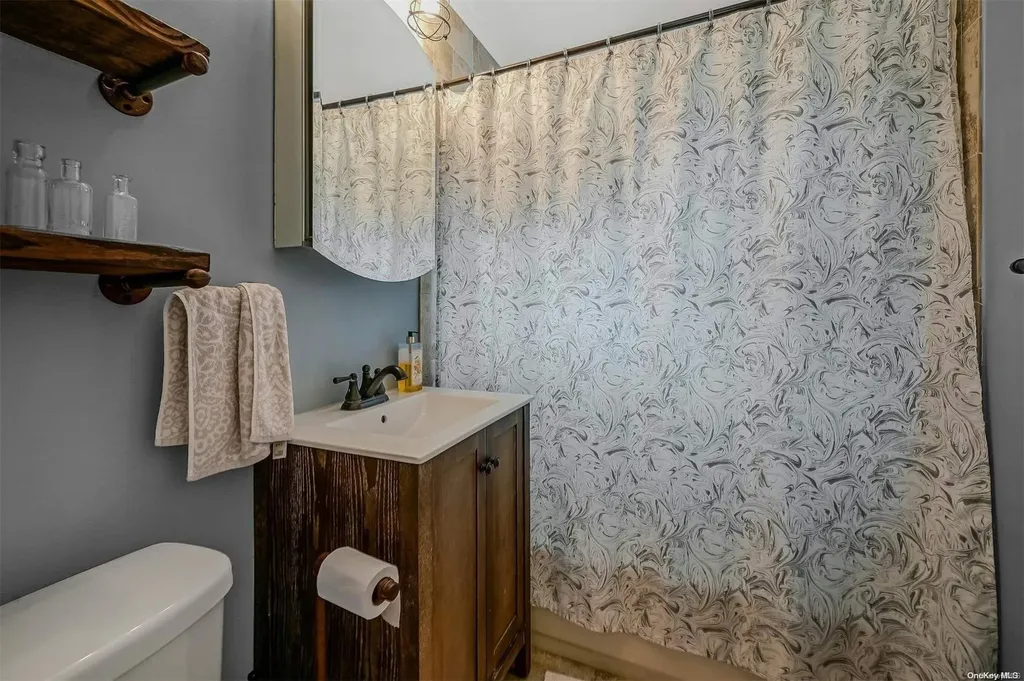 57 W End Avenue Shirley NY 11967