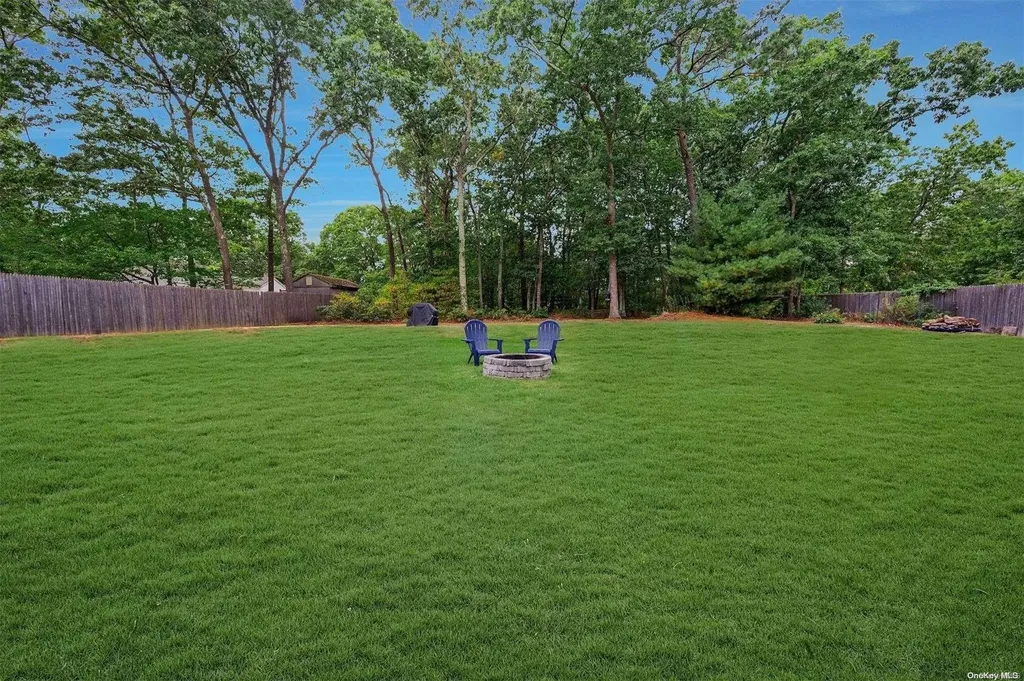 57 W End Avenue Shirley NY 11967
