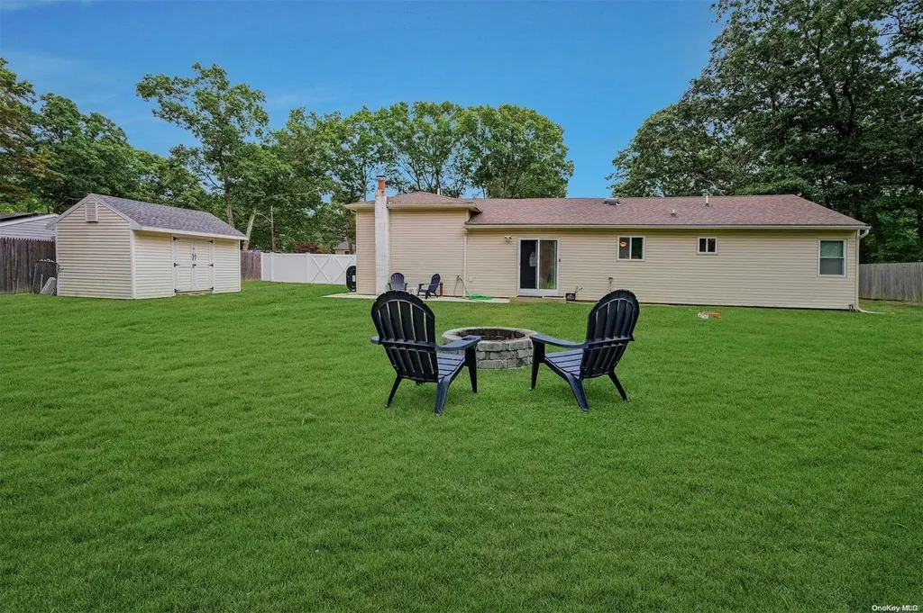 57 W End Avenue Shirley NY 11967