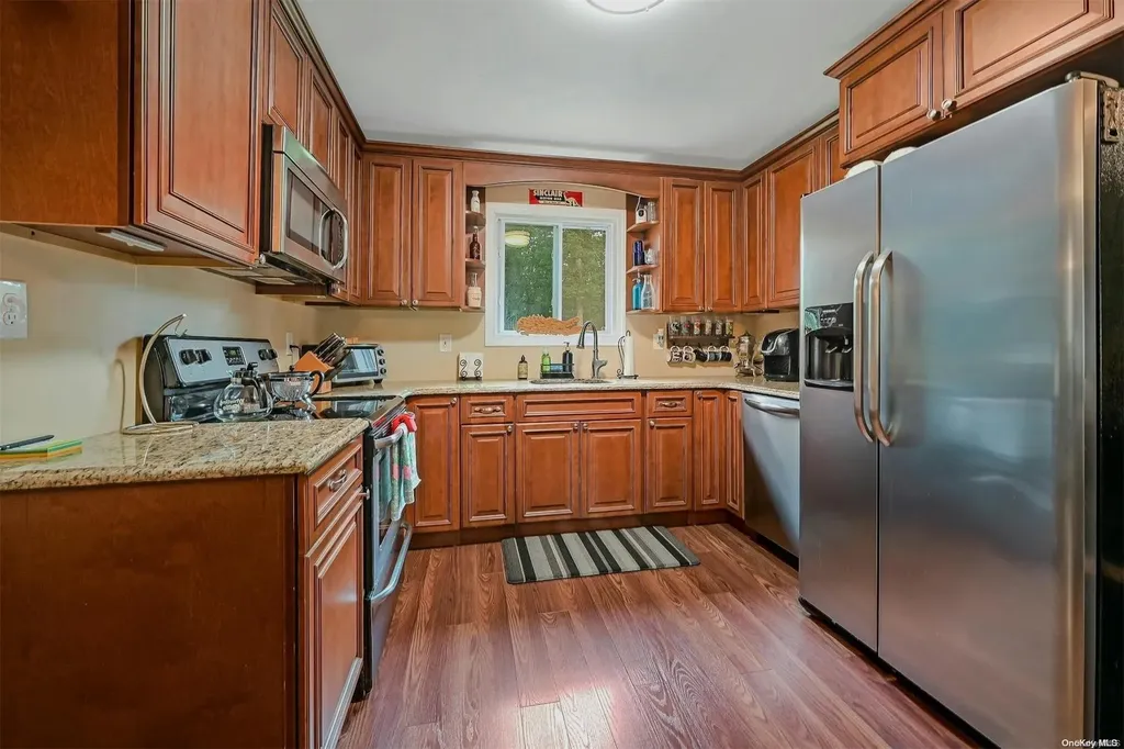 57 W End Avenue Shirley NY 11967