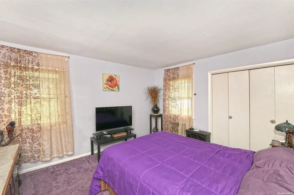 71 Parkway Drive N Commack NY 11725