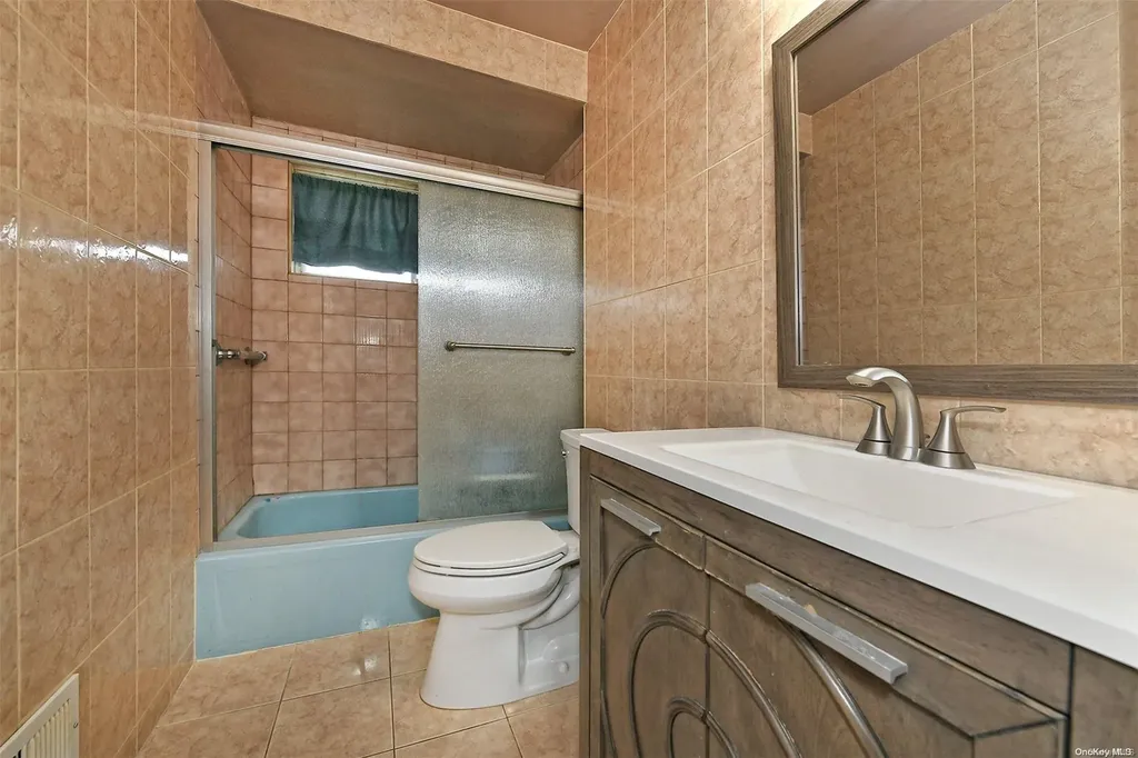 71 Parkway Drive N Commack NY 11725