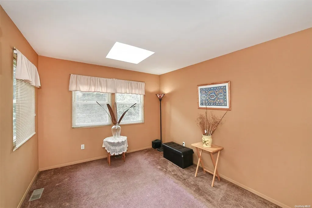 71 Parkway Drive N Commack NY 11725