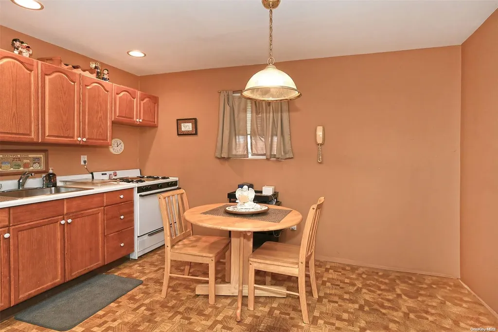 71 Parkway Drive N Commack NY 11725