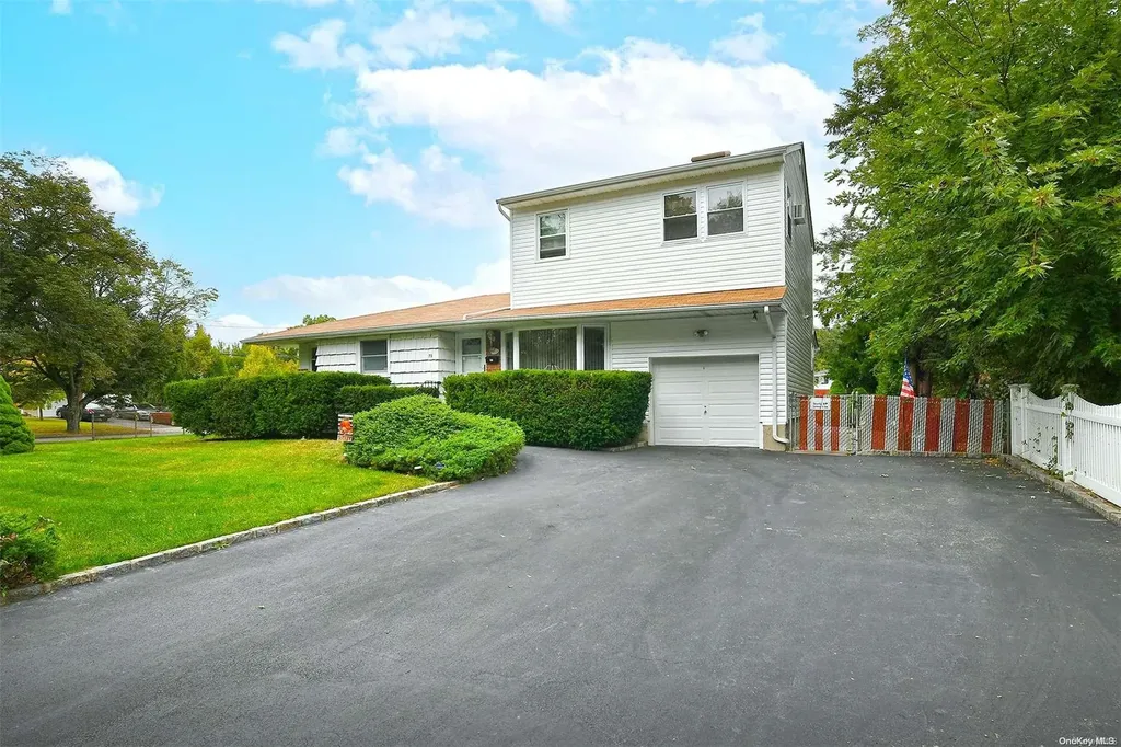 71 Parkway Drive N Commack NY 11725