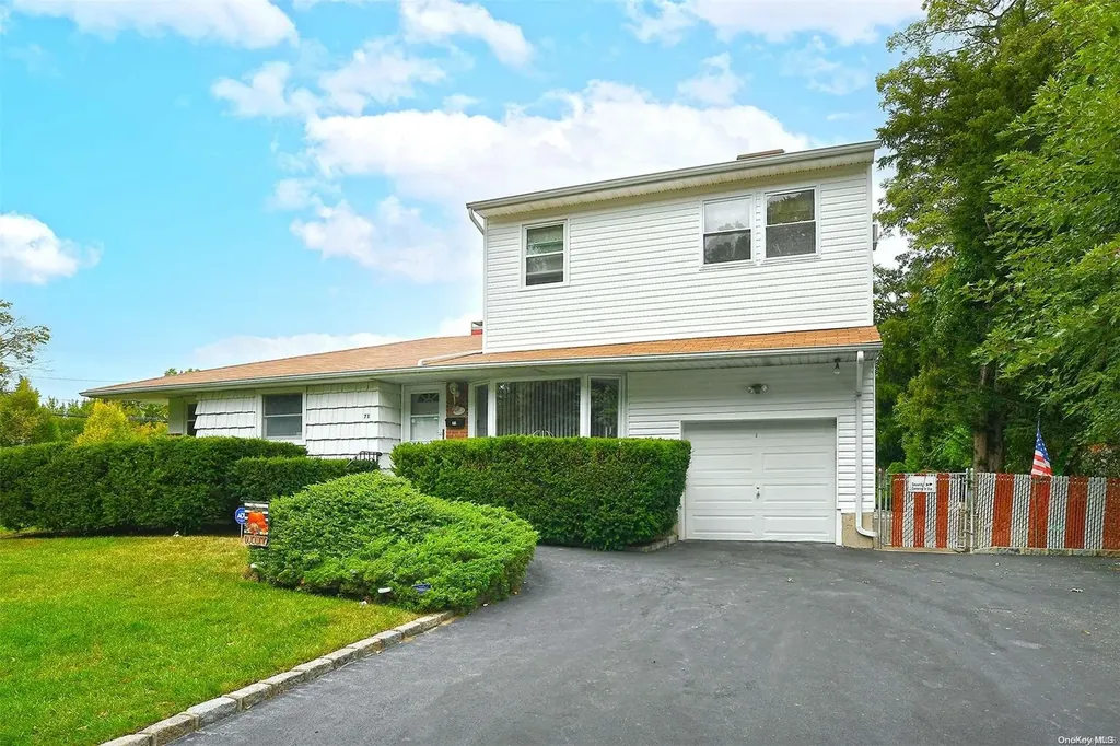 71 Parkway Drive N Commack NY 11725