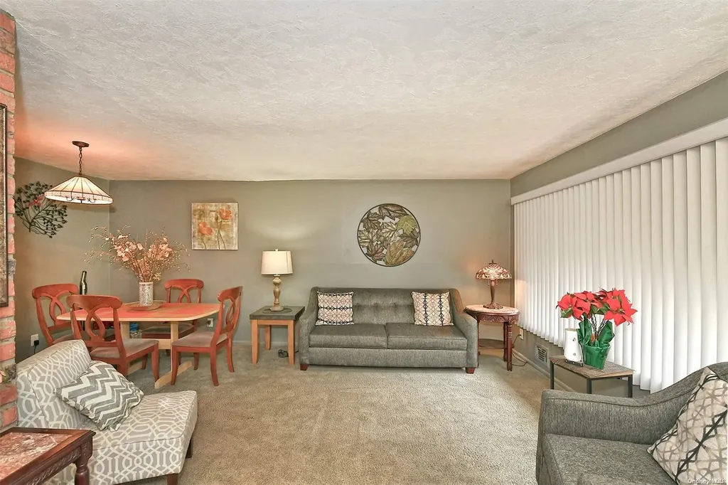 71 Parkway Drive N Commack NY 11725