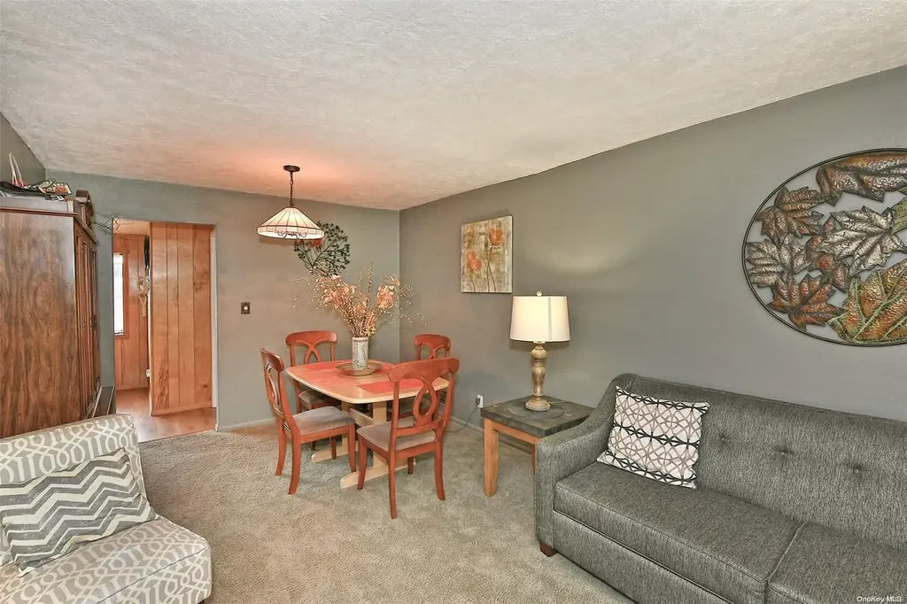 71 Parkway Drive N Commack NY 11725