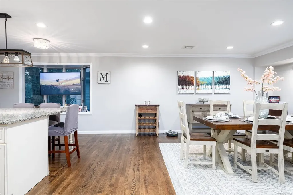 2735 Len Drive Bellmore NY 11710