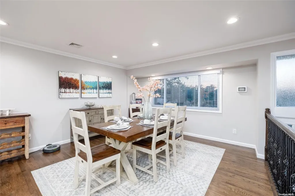 2735 Len Drive Bellmore NY 11710