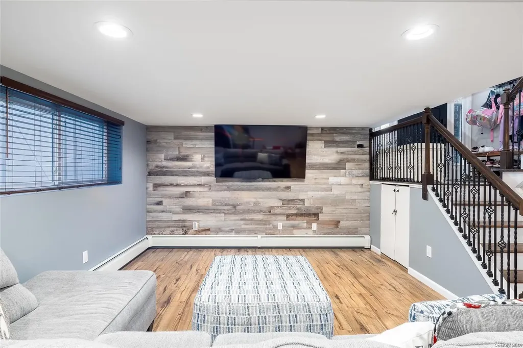 2735 Len Drive Bellmore NY 11710