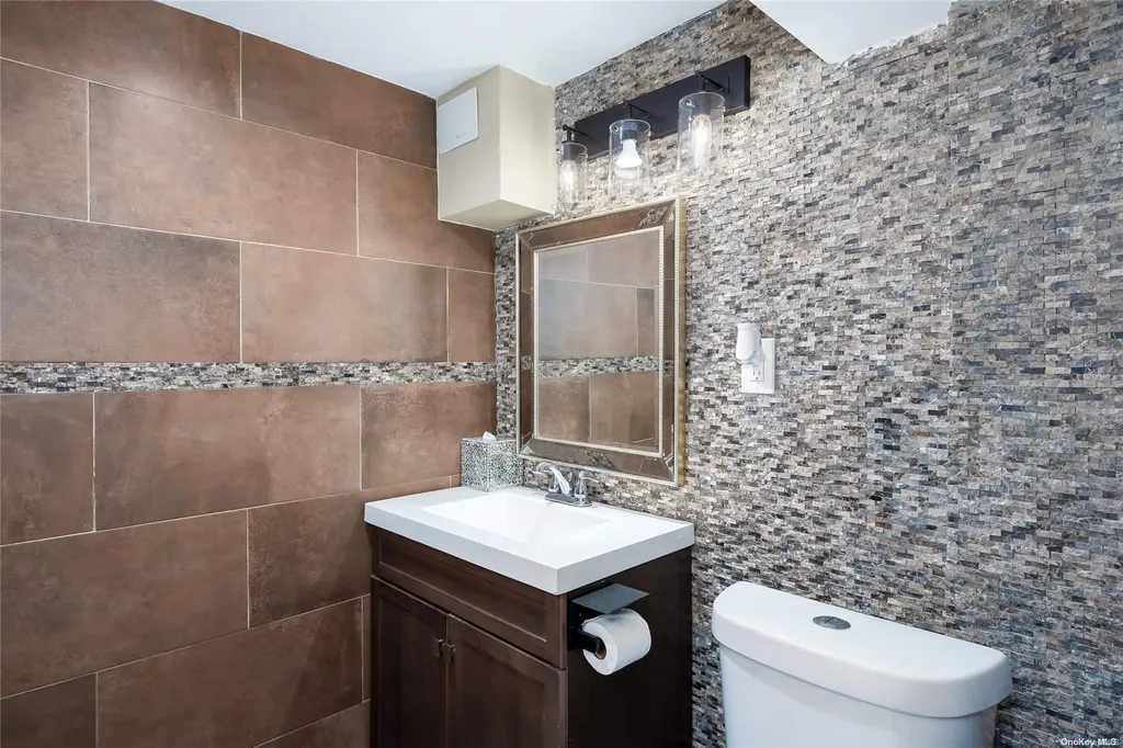 2735 Len Drive Bellmore NY 11710