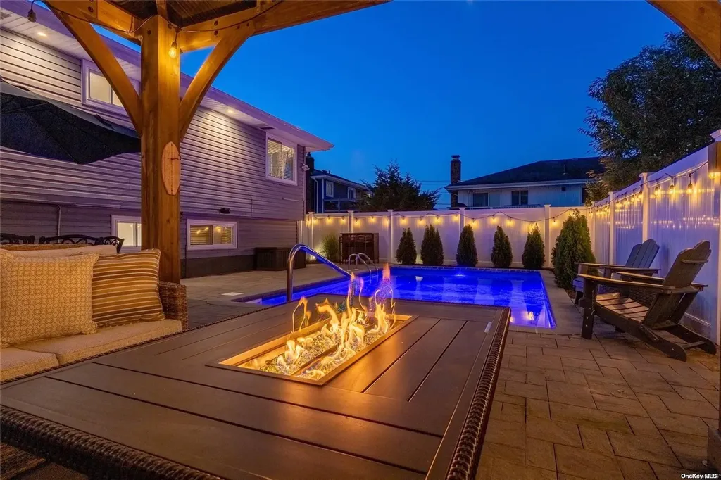 2735 Len Drive Bellmore NY 11710