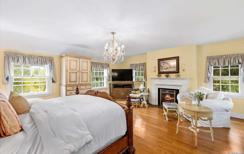 148 Cold Spring Road Syosset NY 11791