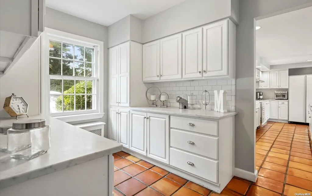 148 Cold Spring Road Syosset NY 11791