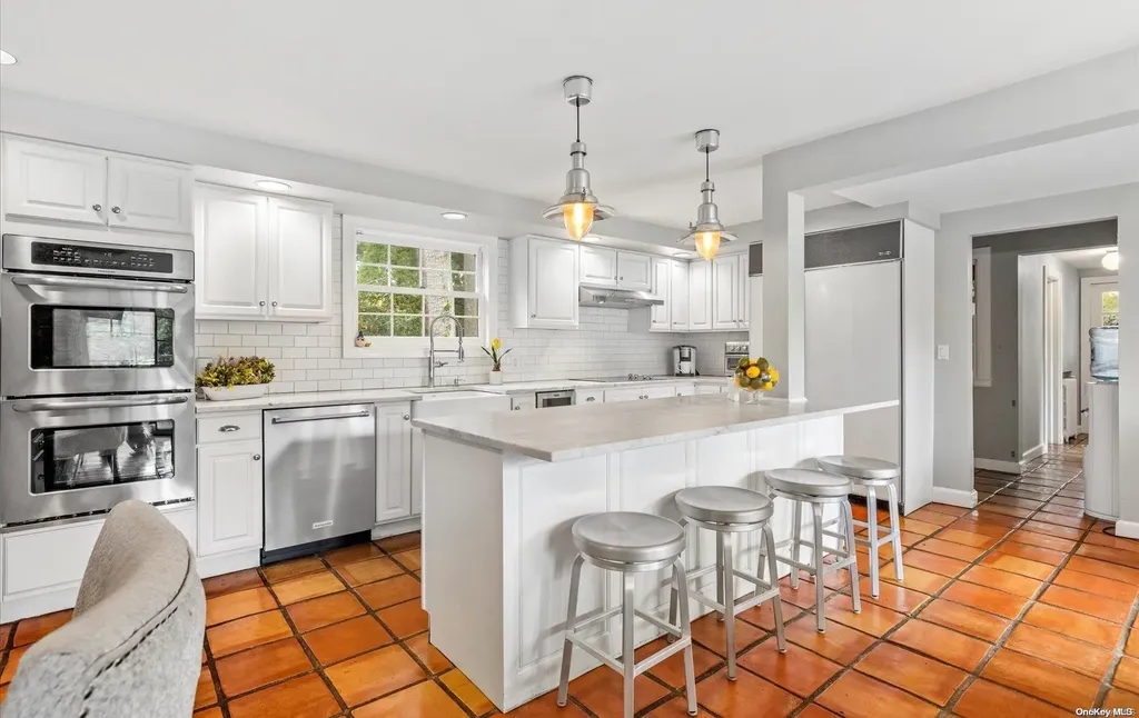 148 Cold Spring Road Syosset NY 11791