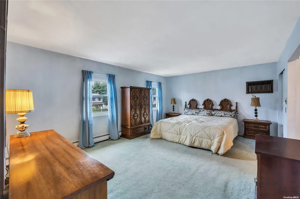 65 Primrose Lane Kings Park NY 11754