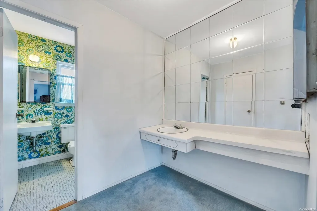 65 Primrose Lane Kings Park NY 11754