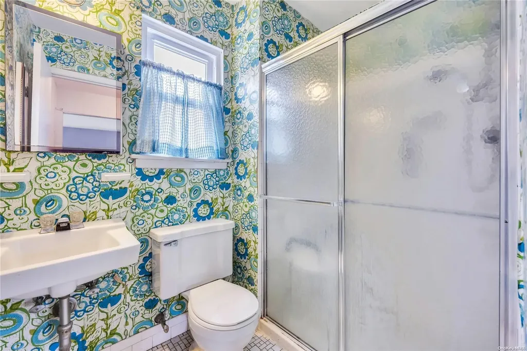 65 Primrose Lane Kings Park NY 11754