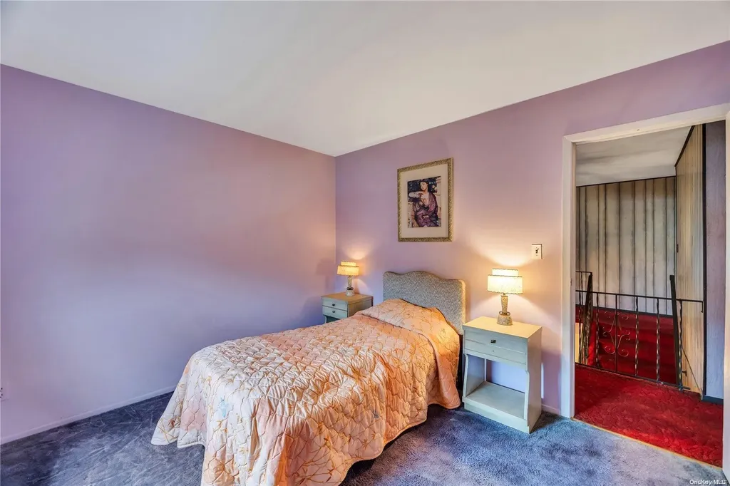 65 Primrose Lane Kings Park NY 11754