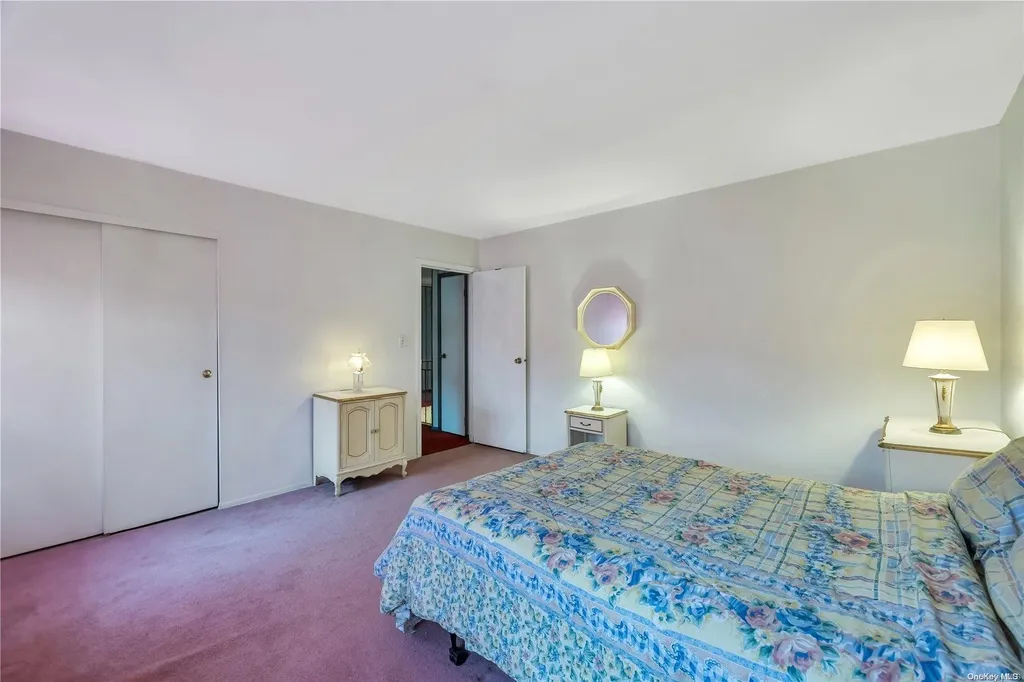 65 Primrose Lane Kings Park NY 11754