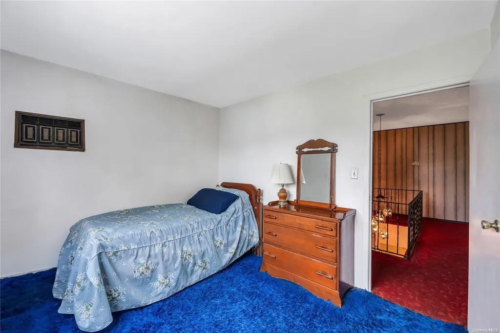 65 Primrose Lane Kings Park NY 11754